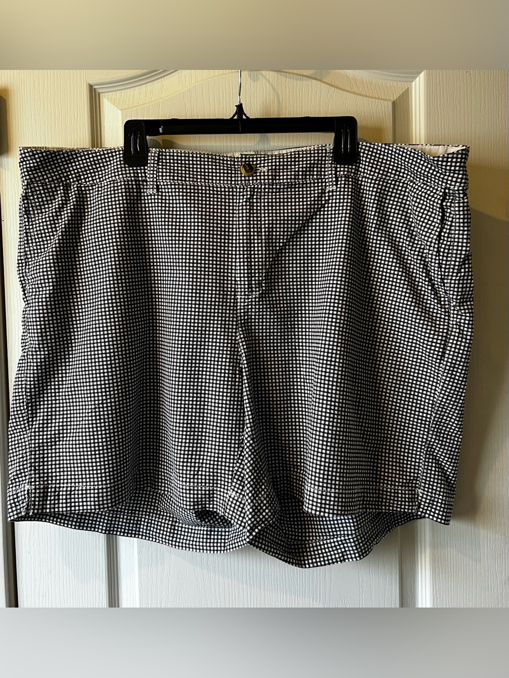 Old Navy Black & White Gingham Shorts 22